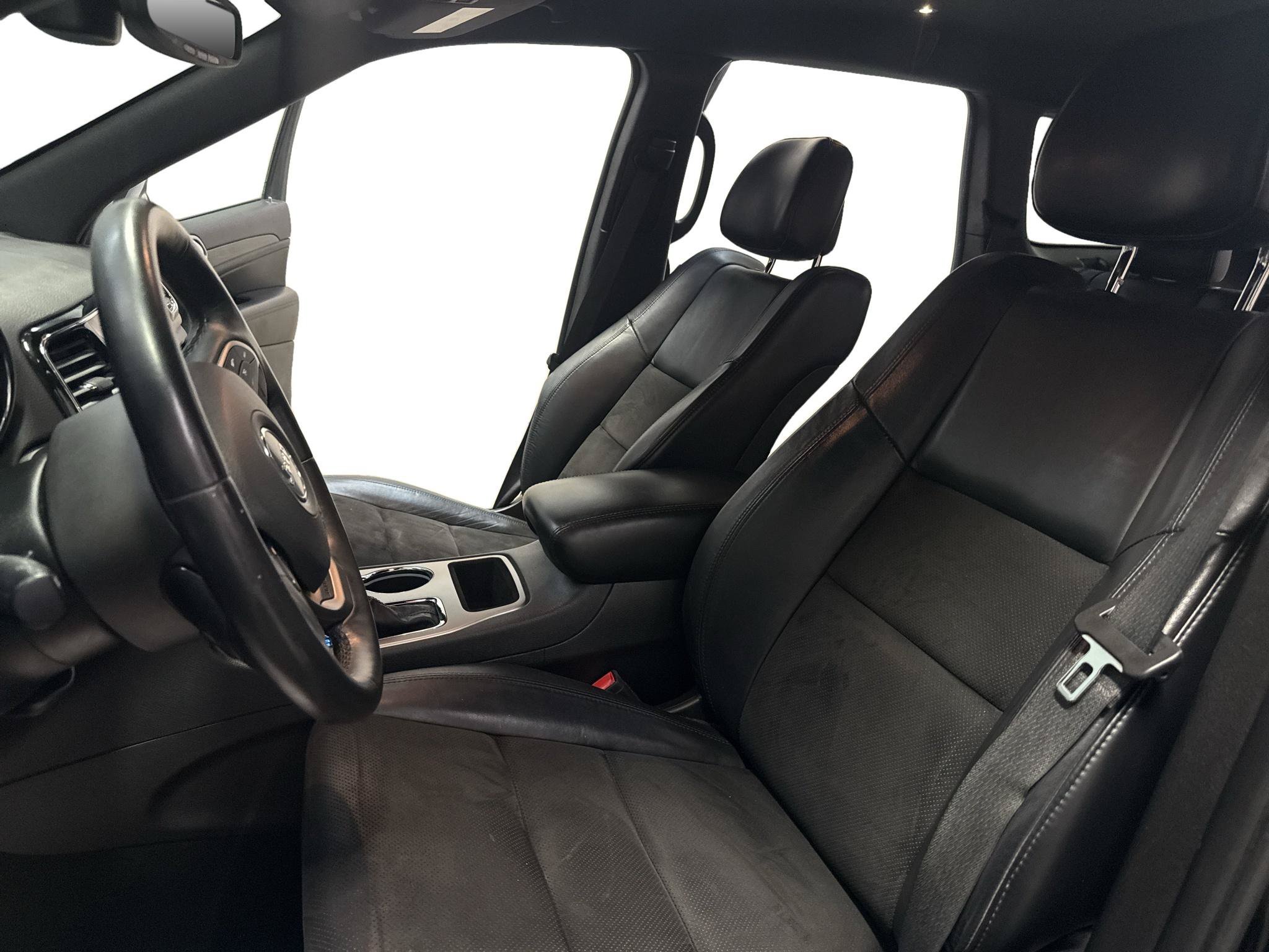 Used 2019 Jeep Grand Cherokee Altitude RWD image 16