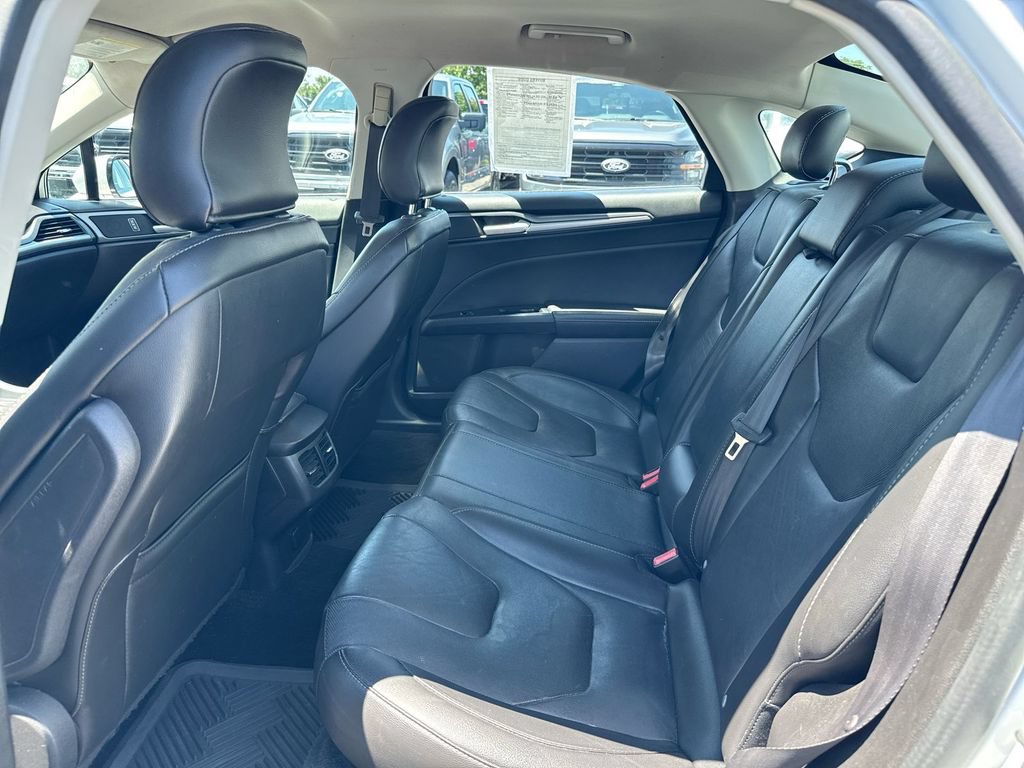Used 2016 Ford Fusion Titanium FWD image 22