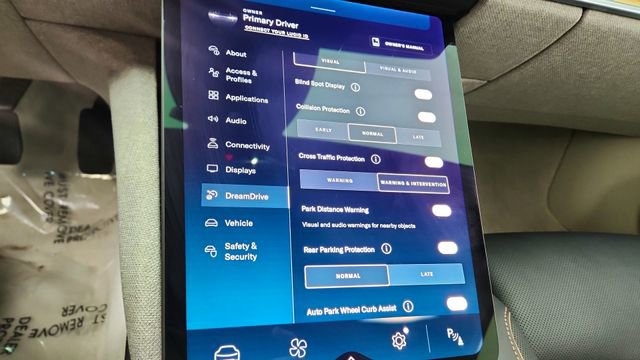 Used 2024 Lucid Air Pure RWD image 42