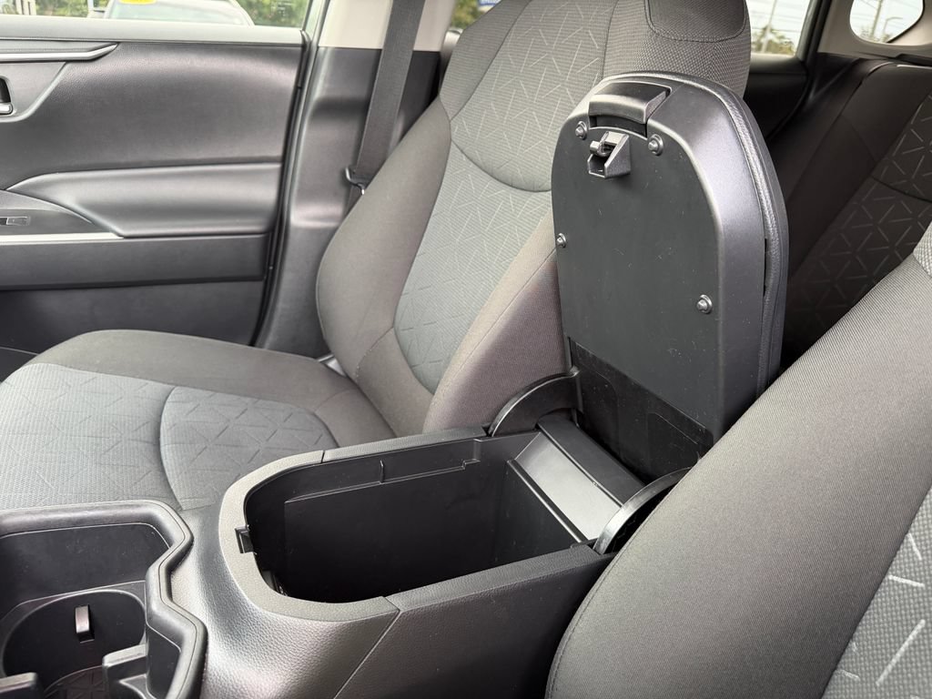 Used 2023 Toyota RAV4 XLE FWD image 31