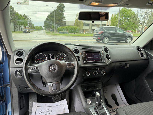 Used 2017 Volkswagen Tiguan Limited w/ Premium Package FWD image 12
