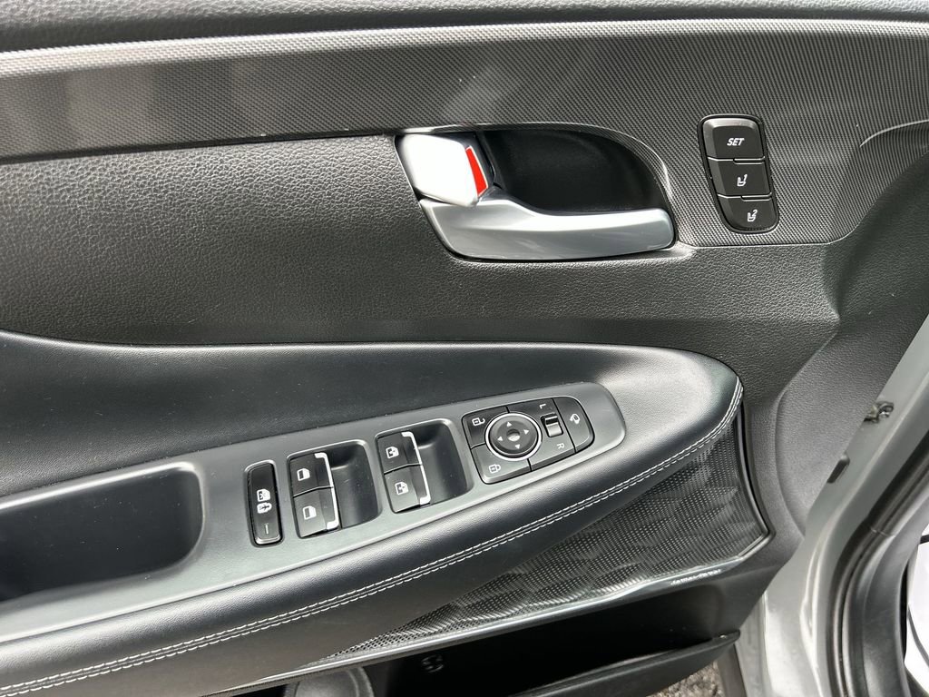 Used 2023 Hyundai Santa Fe Limited image 19