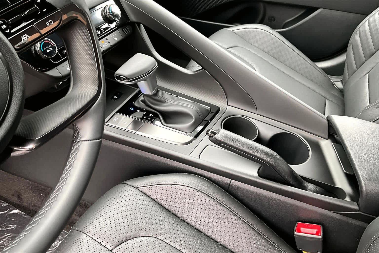 New 2026 Hyundai Elantra SEL Sport FWD image 11