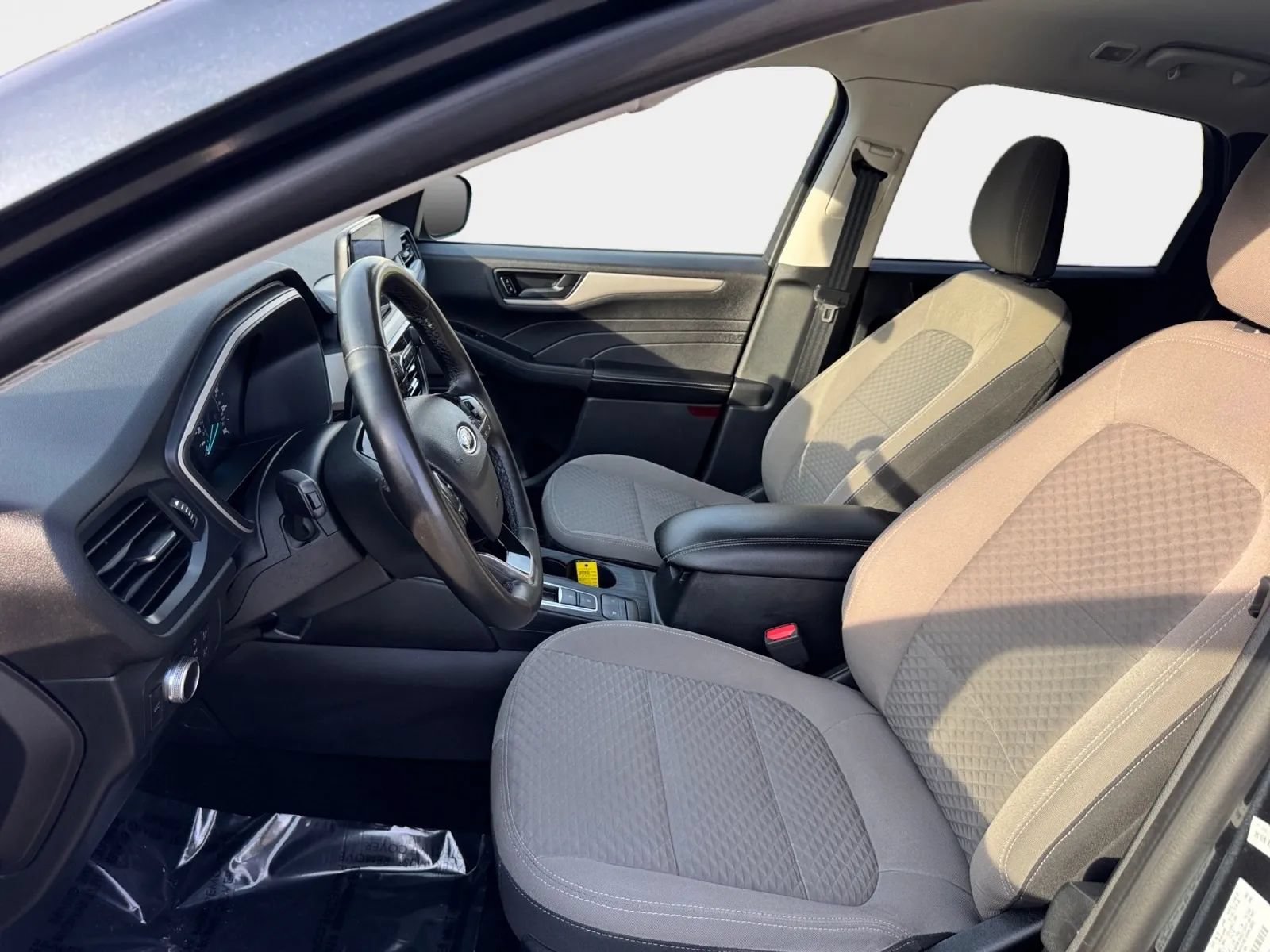 Used 2022 Ford Escape SE w/ Convenience Package FWD image 9
