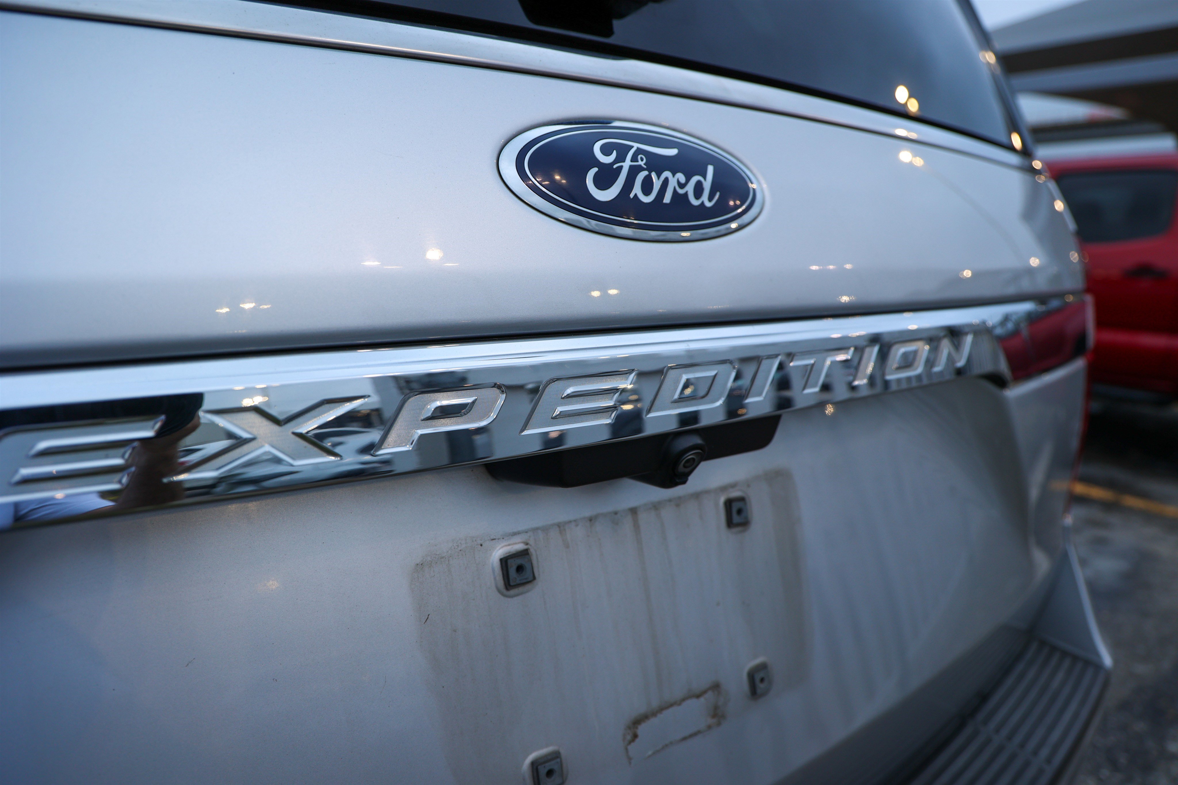 Used 2019 Ford Expedition XLT w/ Equipment Group 201A AWD/4WD image 12
