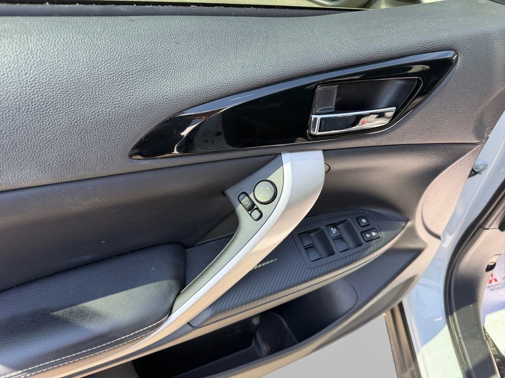 Used 2023 Mitsubishi Eclipse Cross SE image 14