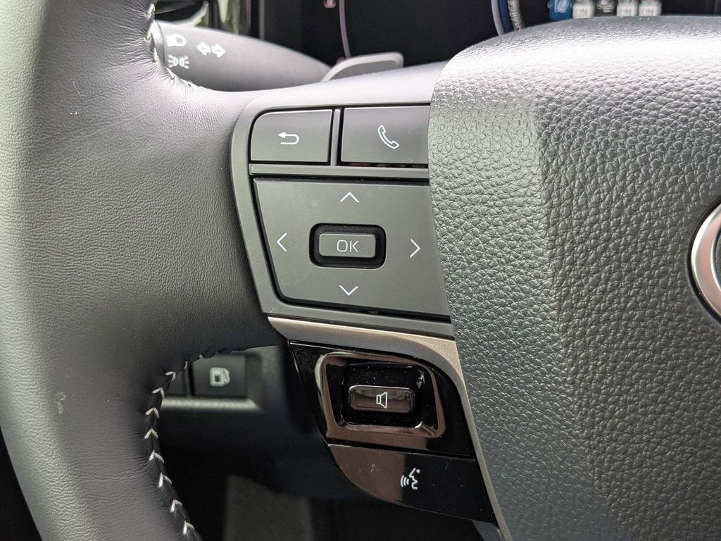 Used 2025 Toyota Camry SE w/ Multimedia Upgrade Package FWD image 24