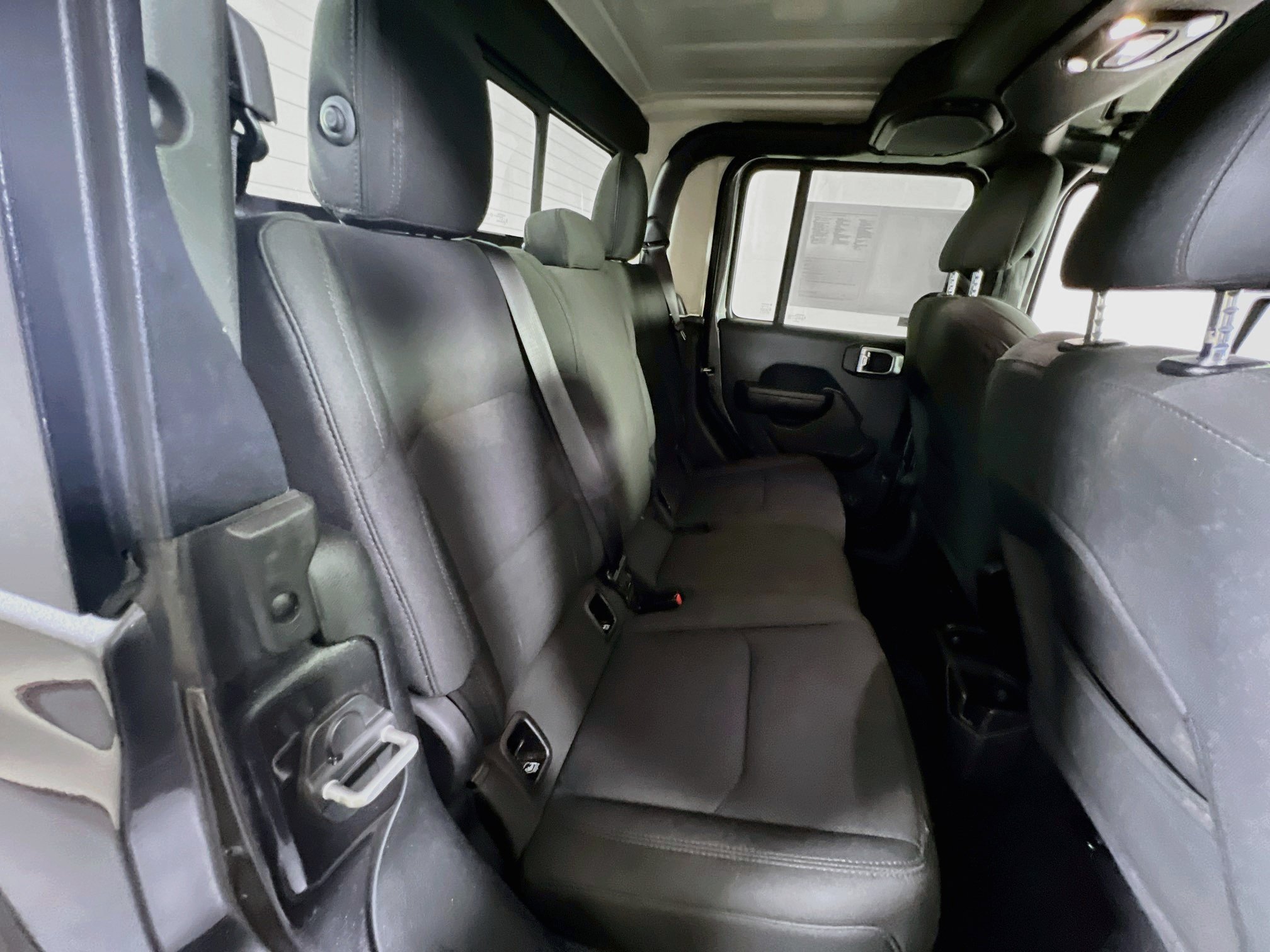 Used 2023 Jeep Gladiator Sport AWD/4WD image 25