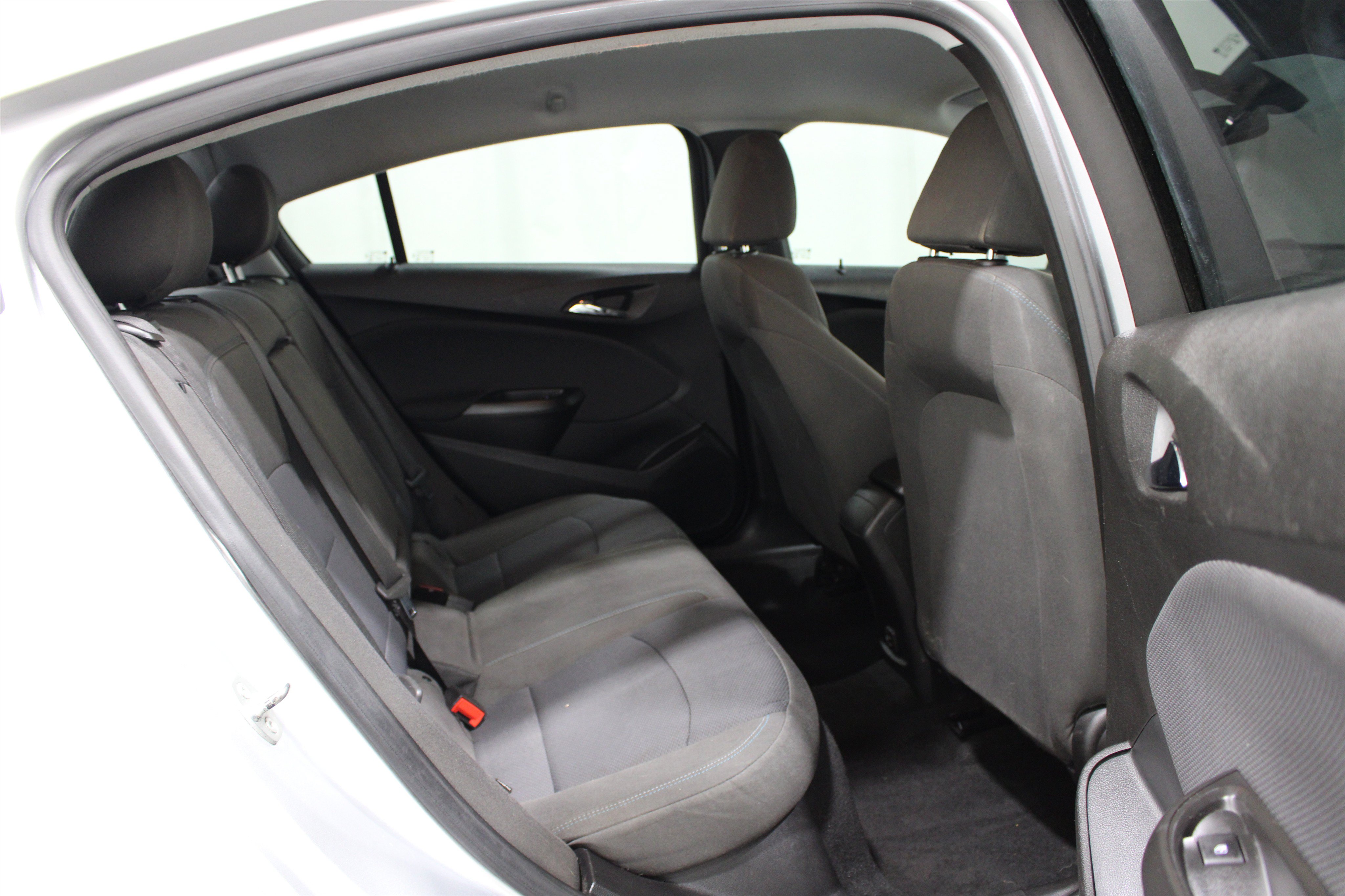 Used 2019 Chevrolet Cruze LT w/ Convenience Package FWD image 24