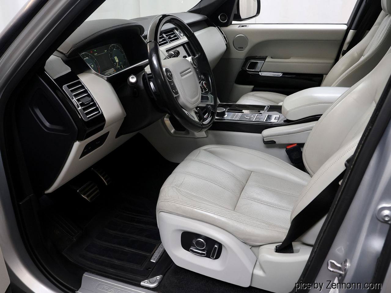 Used 2016 Land Rover Range Rover Supercharged AWD/4WD image 31