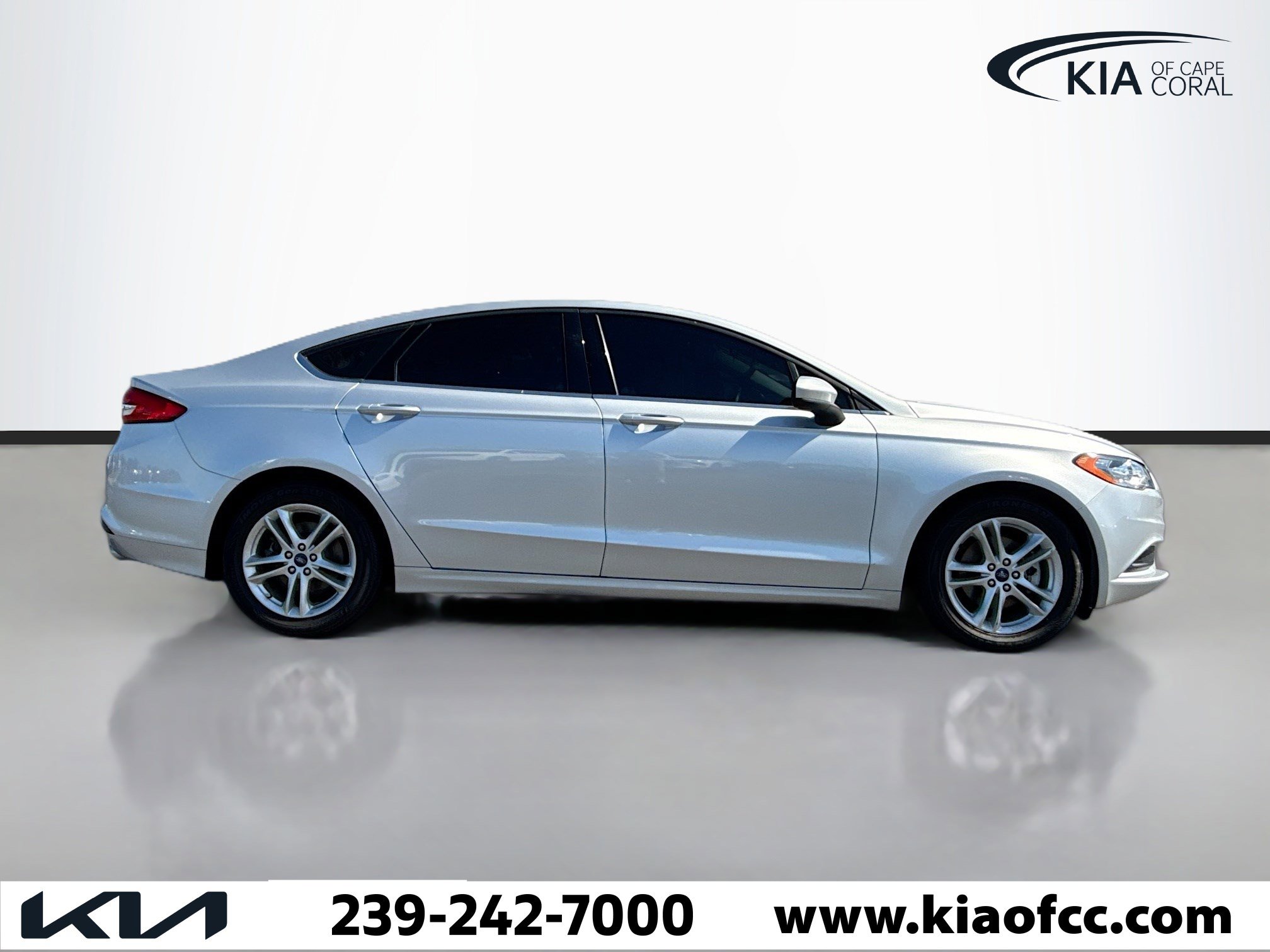Used 2018 Ford Fusion SE w/ Fusion SE Technology Package image 6