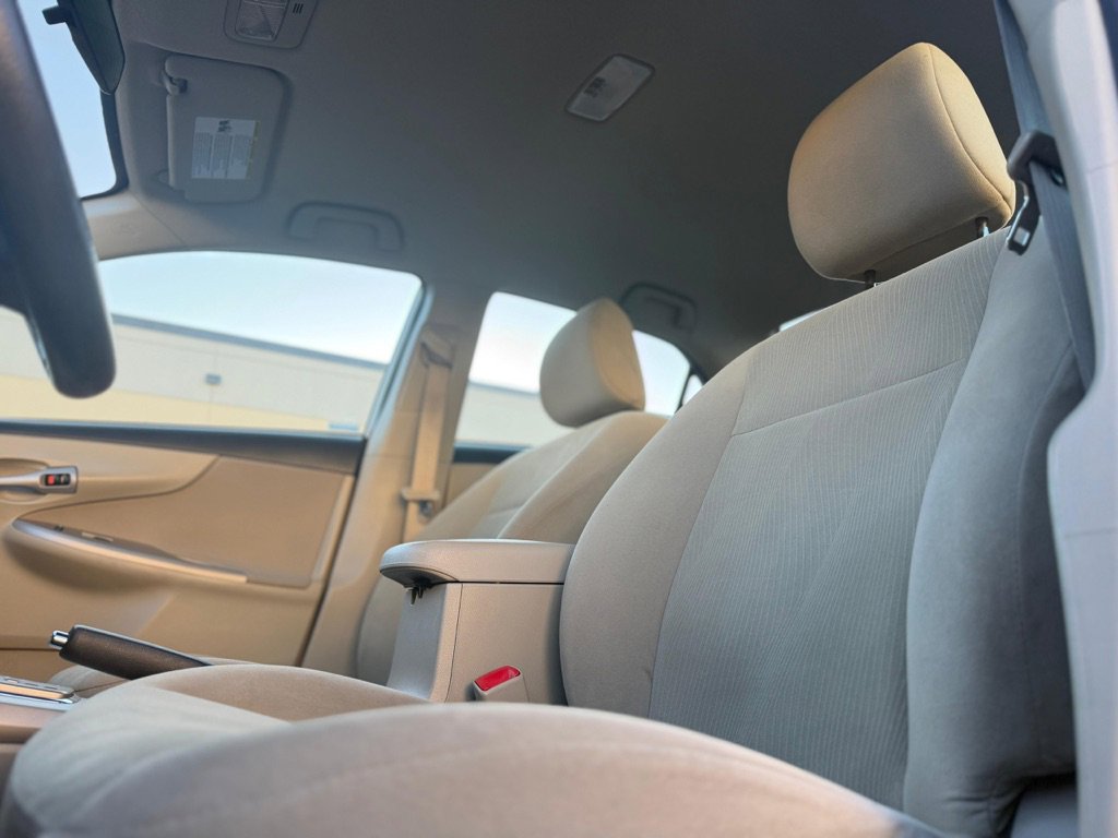 Used 2013 Toyota Corolla LE FWD image 13