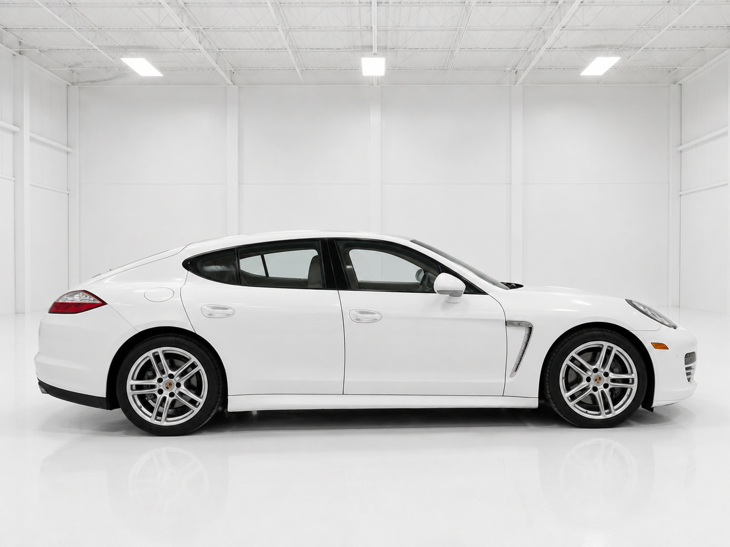 Used 2013 Porsche Panamera image 5