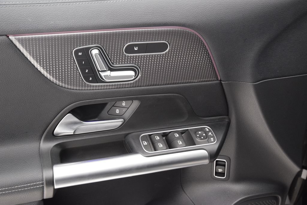 Certified 2021 Mercedes-Benz GLA 250 4MATIC image 21