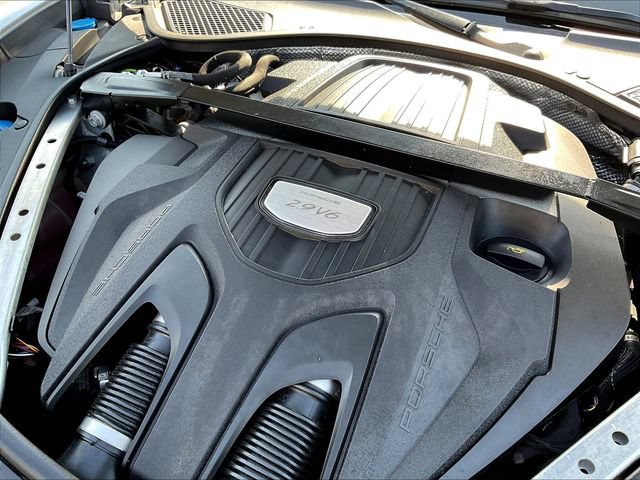 Used 2021 Porsche Panamera RWD image 32