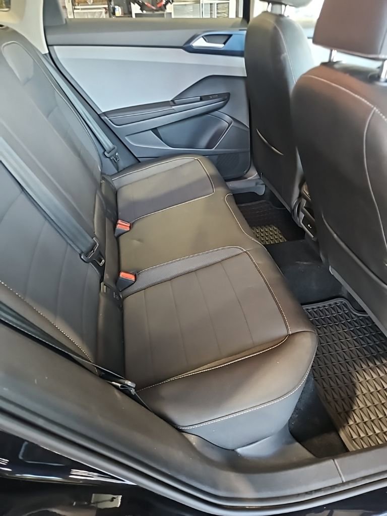 Used 2024 Volkswagen Taos SE image 17