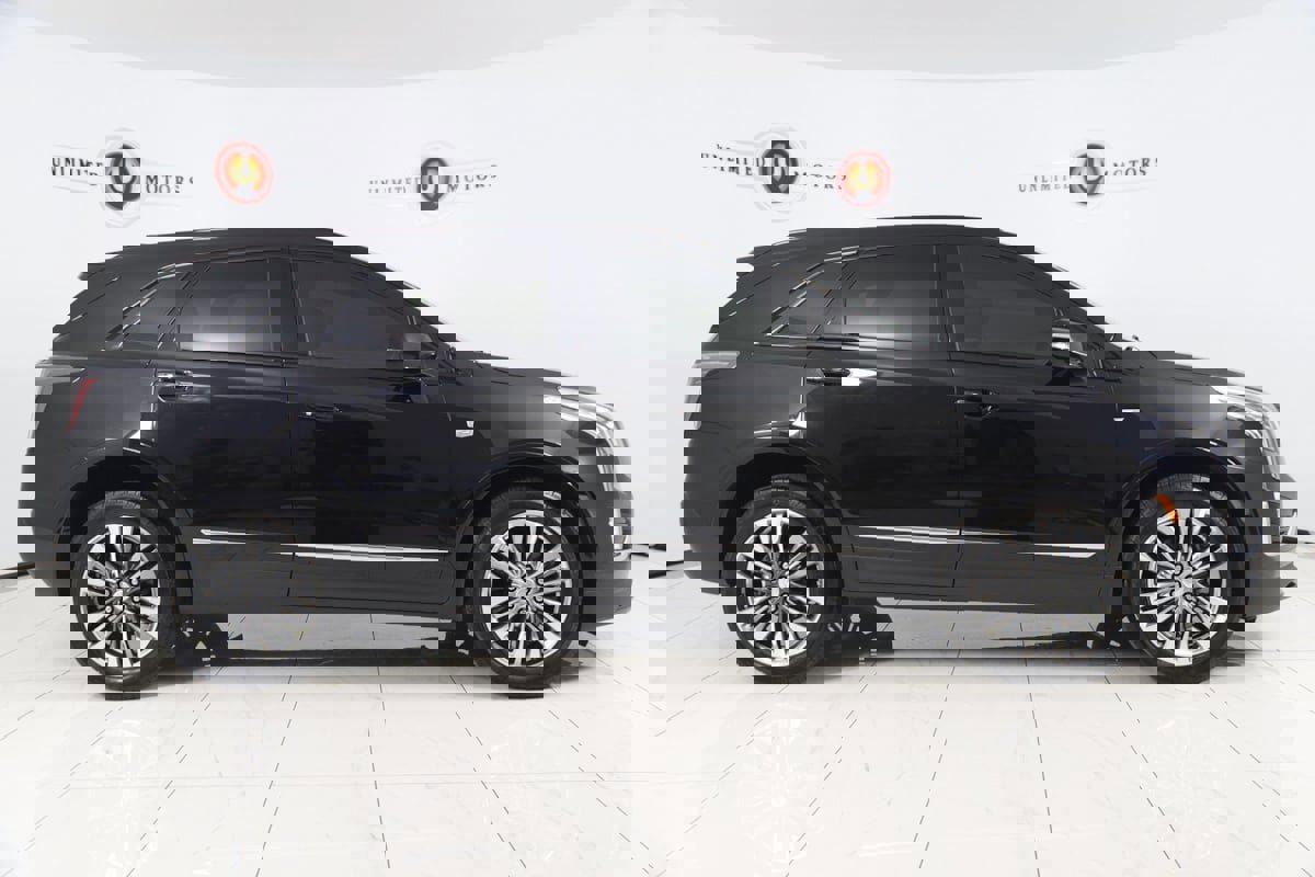 Used 2020 Cadillac XT5 Sportv image 2