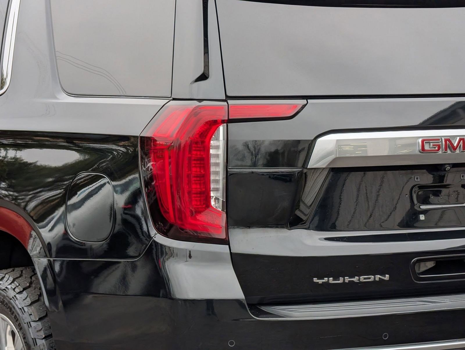 Used 2023 GMC Yukon Denali image 13