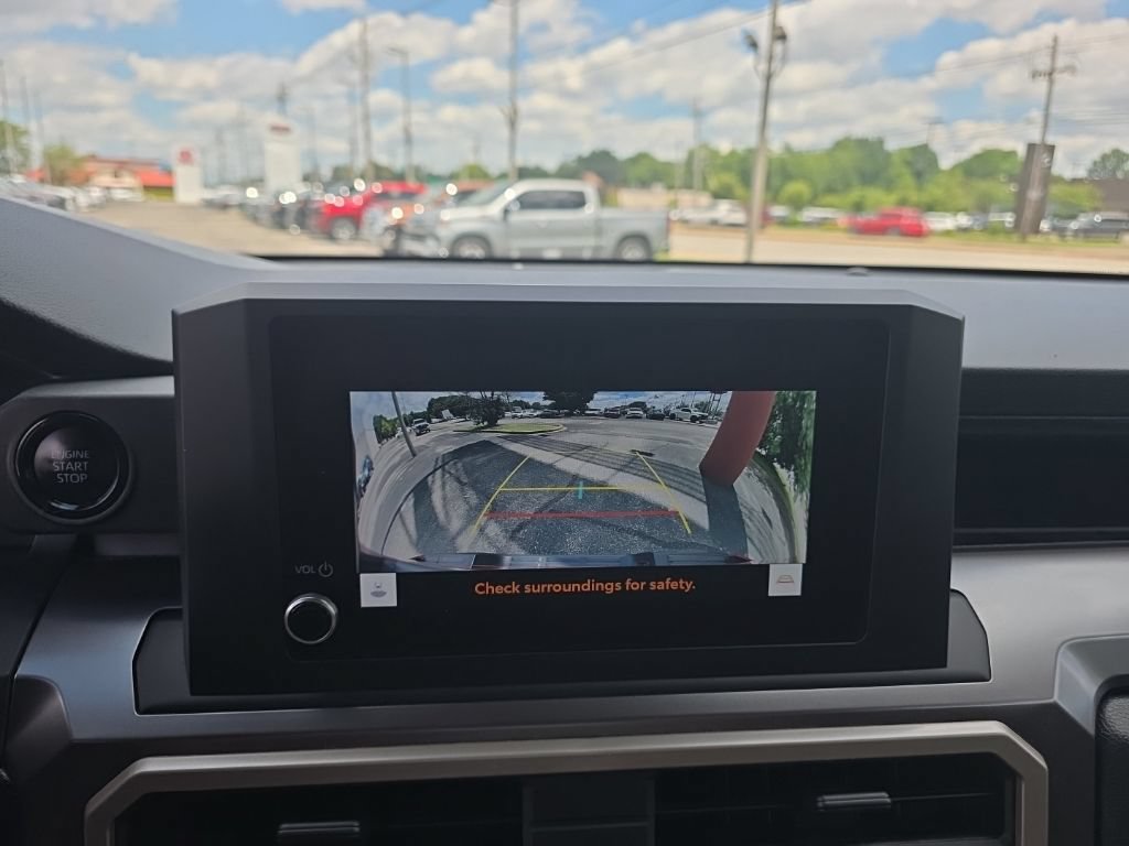 Certified 2025 Toyota Tacoma SR5 AWD/4WD image 19
