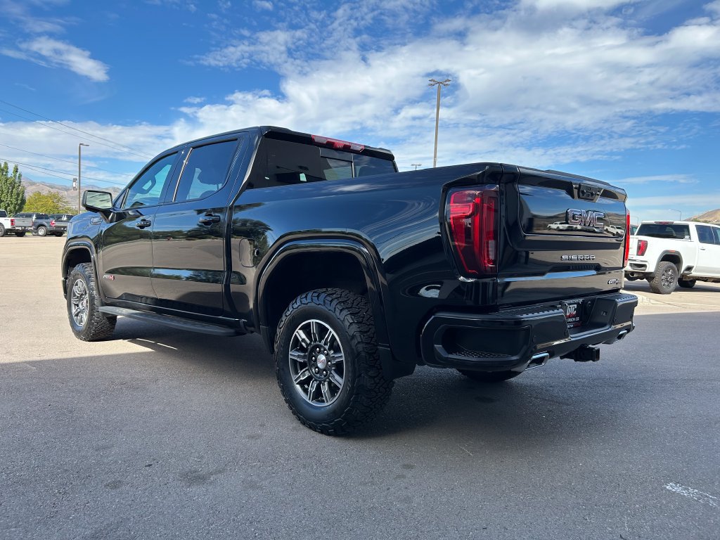 Used 2024 GMC Sierra 1500 AT4 w/ Technology Package AWD/4WD image 4