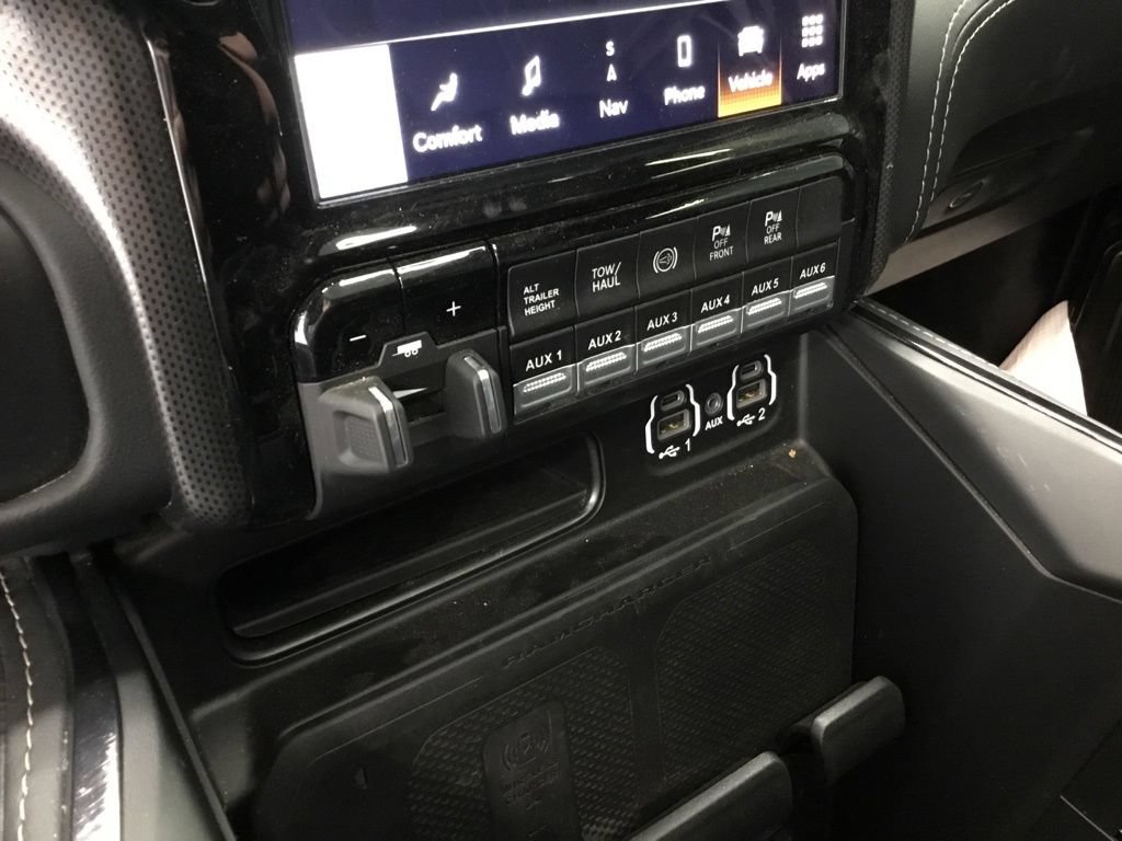 Used 2022 RAM 3500 Limited AWD/4WD image 29