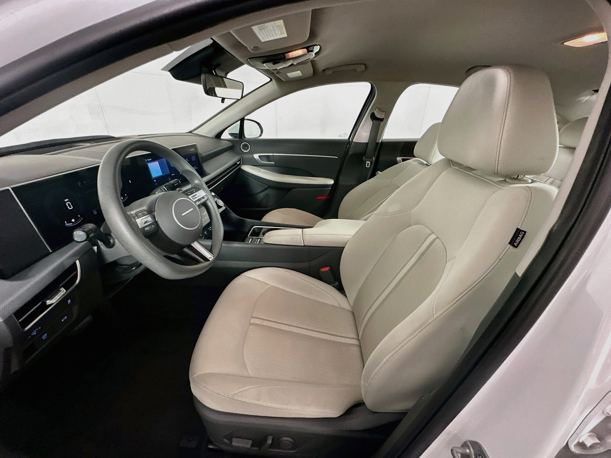 Used 2025 Hyundai Sonata SEL FWD image 13