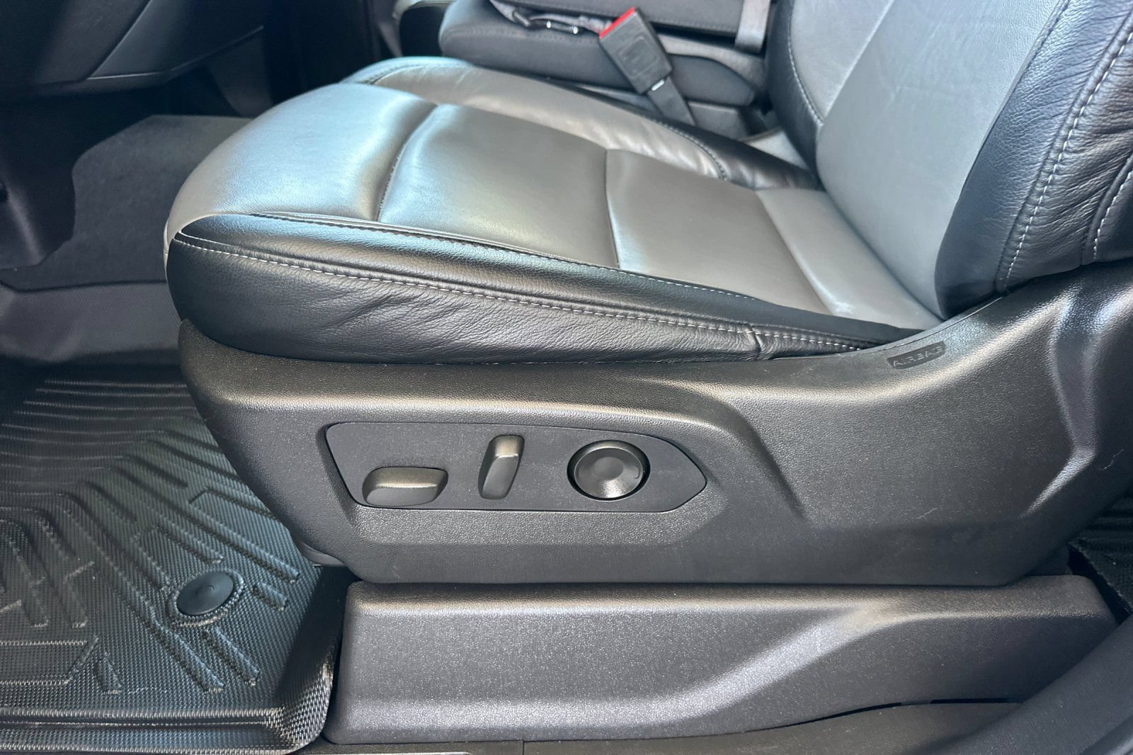 Certified 2024 Chevrolet Silverado 2500 Custom w/ Custom Value Package AWD/4WD image 13