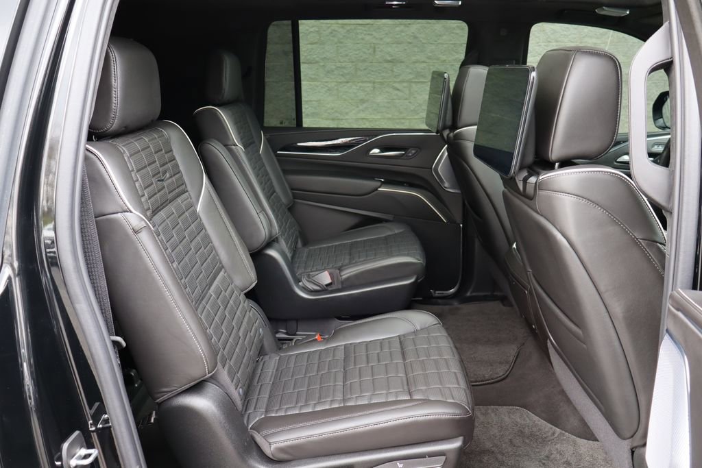 Used 2024 Cadillac Escalade ESV V w/ LPO, ONYX Package AWD/4WD image 47