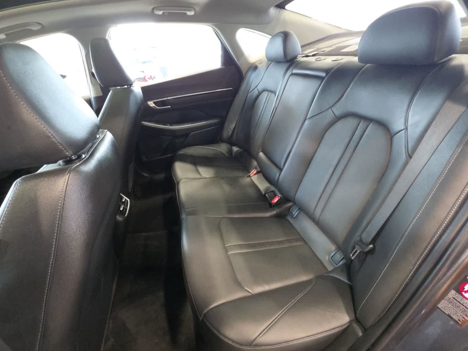 Used 2023 Hyundai Sonata Limited w/ Preferred Accessory Package FWD image 30