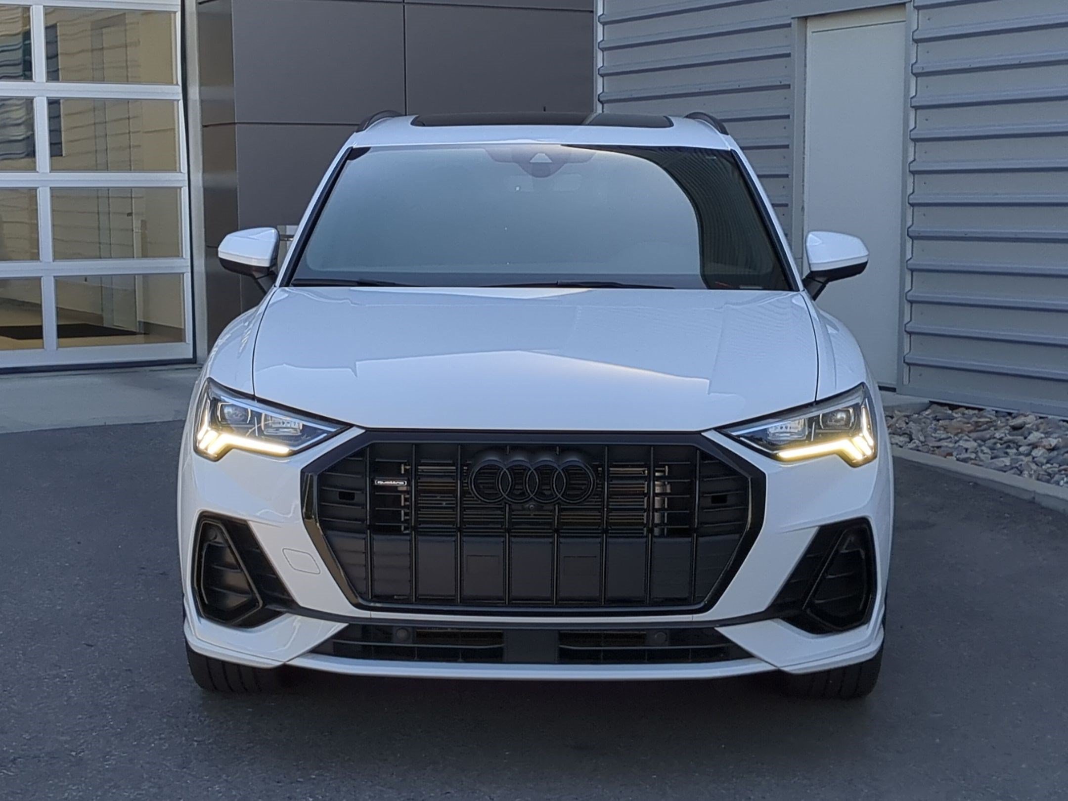 Used 2024 Audi Q3 2.0T Premium Plus AWD/4WD image 2