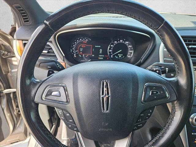 Used 2017 Lincoln MKC Select w/ Select Plus Package FWD image 12