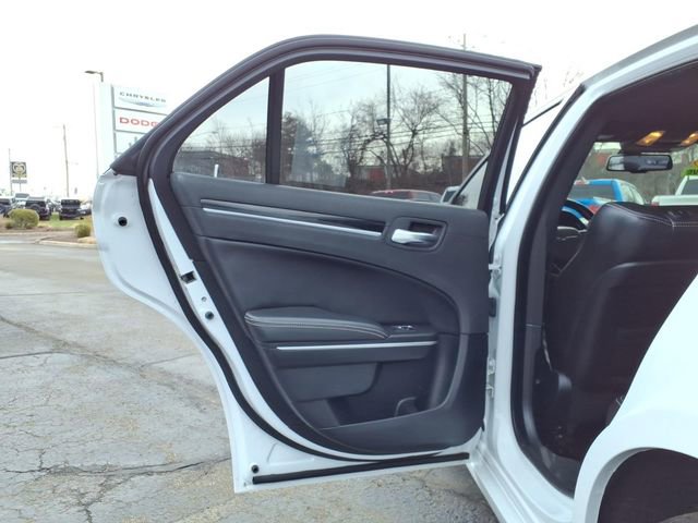 Used 2019 Chrysler 300 S image 12