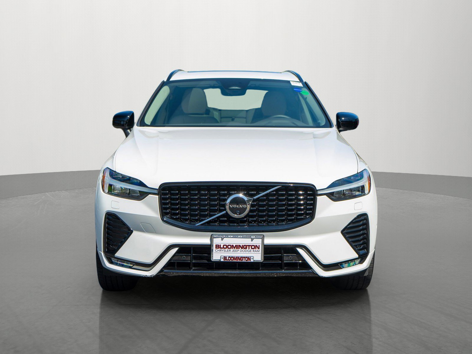Used 2024 Volvo XC60 B5 Plus w/ Protection Package Premier AWD/4WD image 2