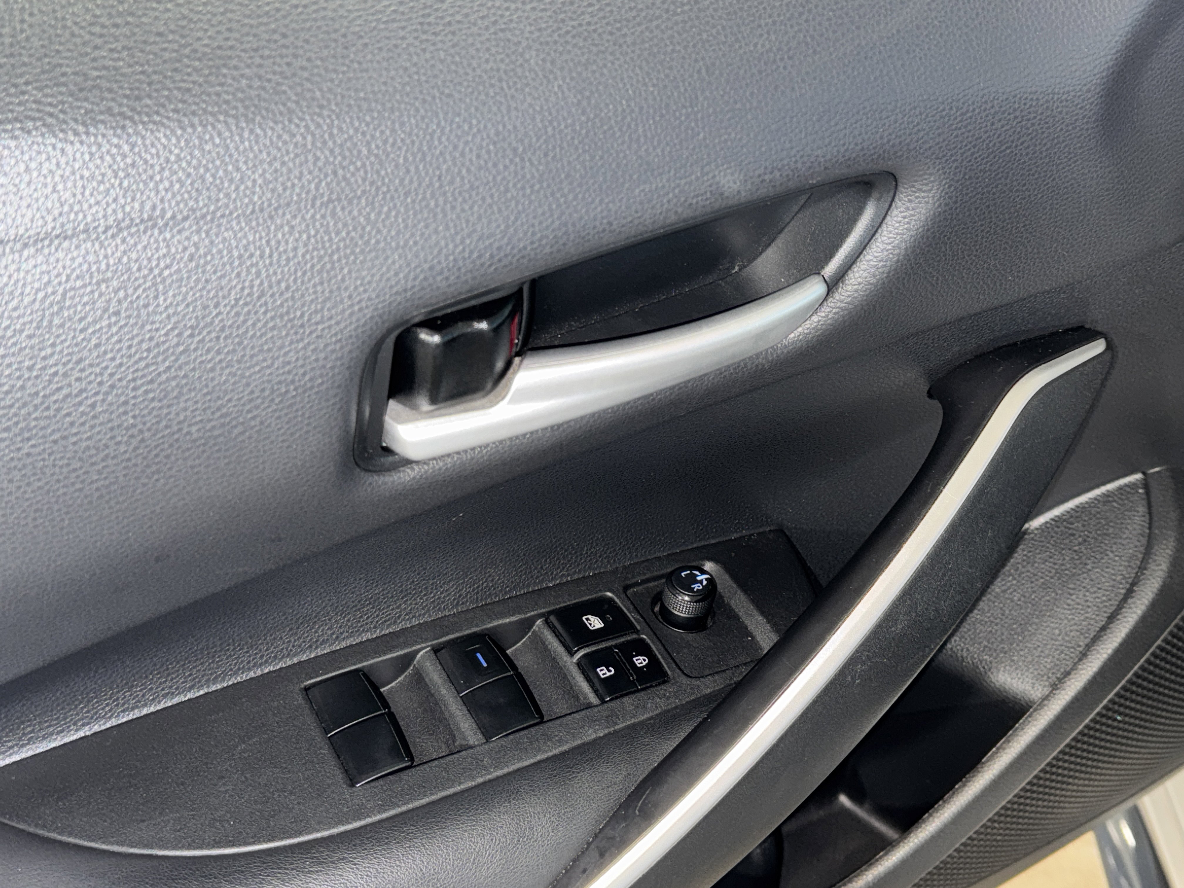 Used 2021 Toyota Corolla SE image 18