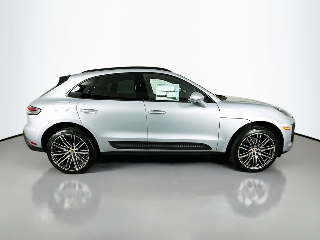Certified 2026 Porsche Macan AWD/4WD image 8