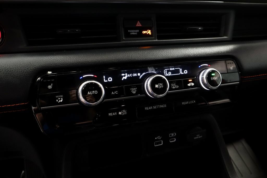 Used 2025 Honda Pilot TrailSport image 33