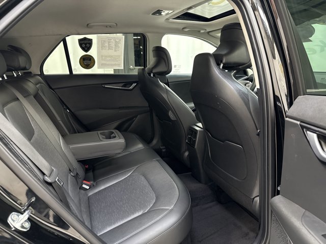 Used 2023 Kia Niro SX image 32