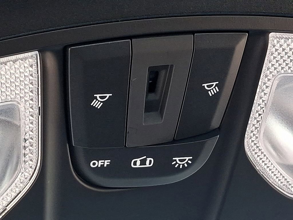 Used 2024 RAM 2500 Tradesman w/ Chrome Appearance Group image 24