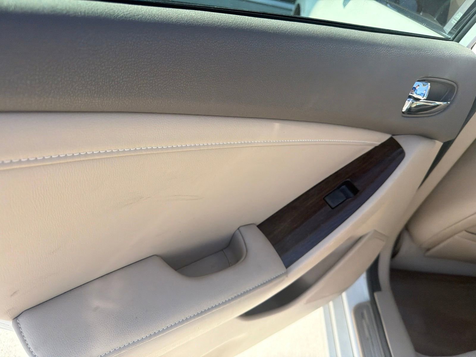 Used 2011 Nissan Altima 2.5 SL w/ Technology Pkg FWD image 14