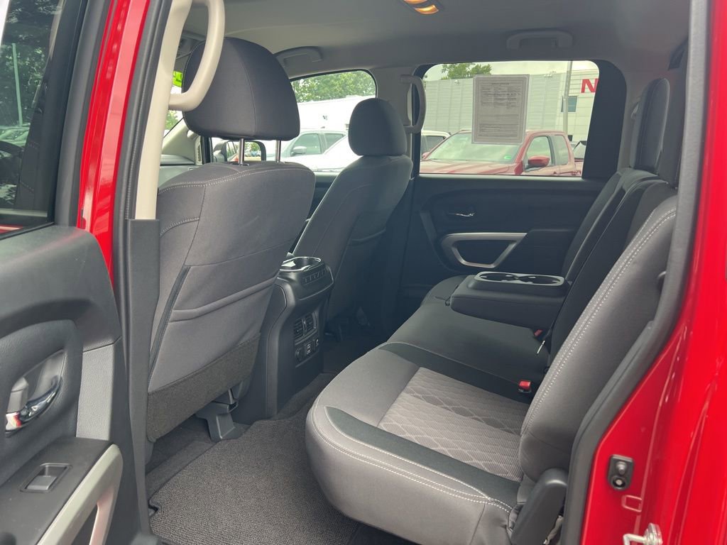 Used 2024 Nissan Titan SV w/ SV Convenience Package image 16