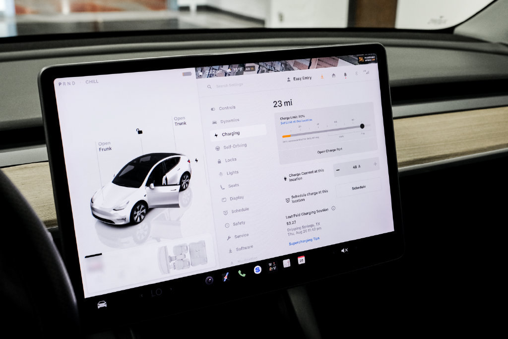 Used 2022 Tesla Model Y Long Range AWD/4WD image 22