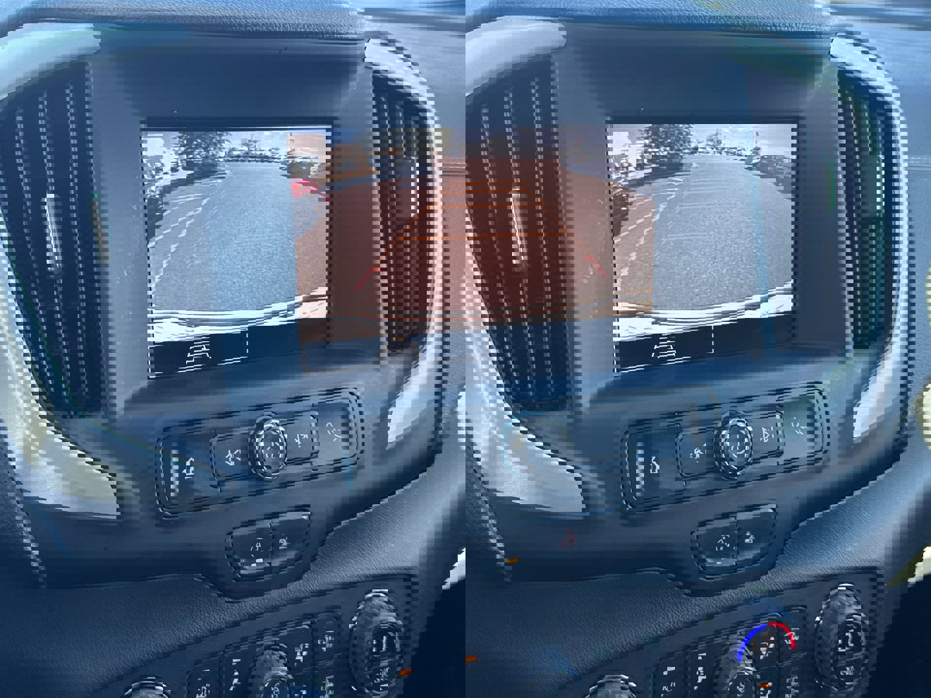 Certified 2023 GMC Terrain SLE w/ Driver Convenience Package image 14