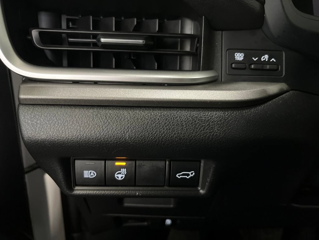 Used 2024 Toyota Grand Highlander AWD image 12