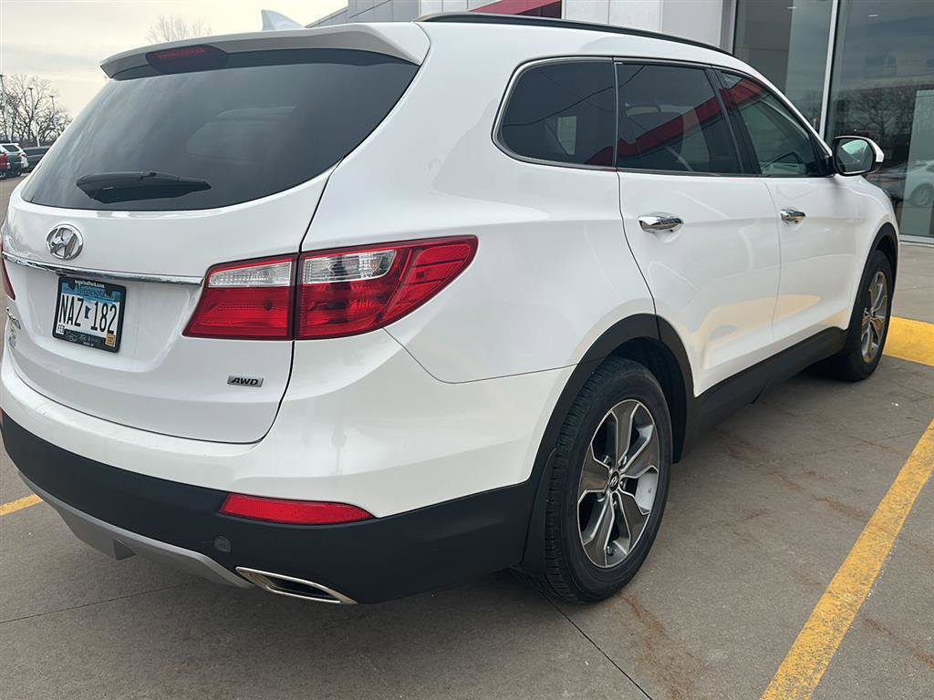 Used 2015 Hyundai Santa Fe GLS image 15