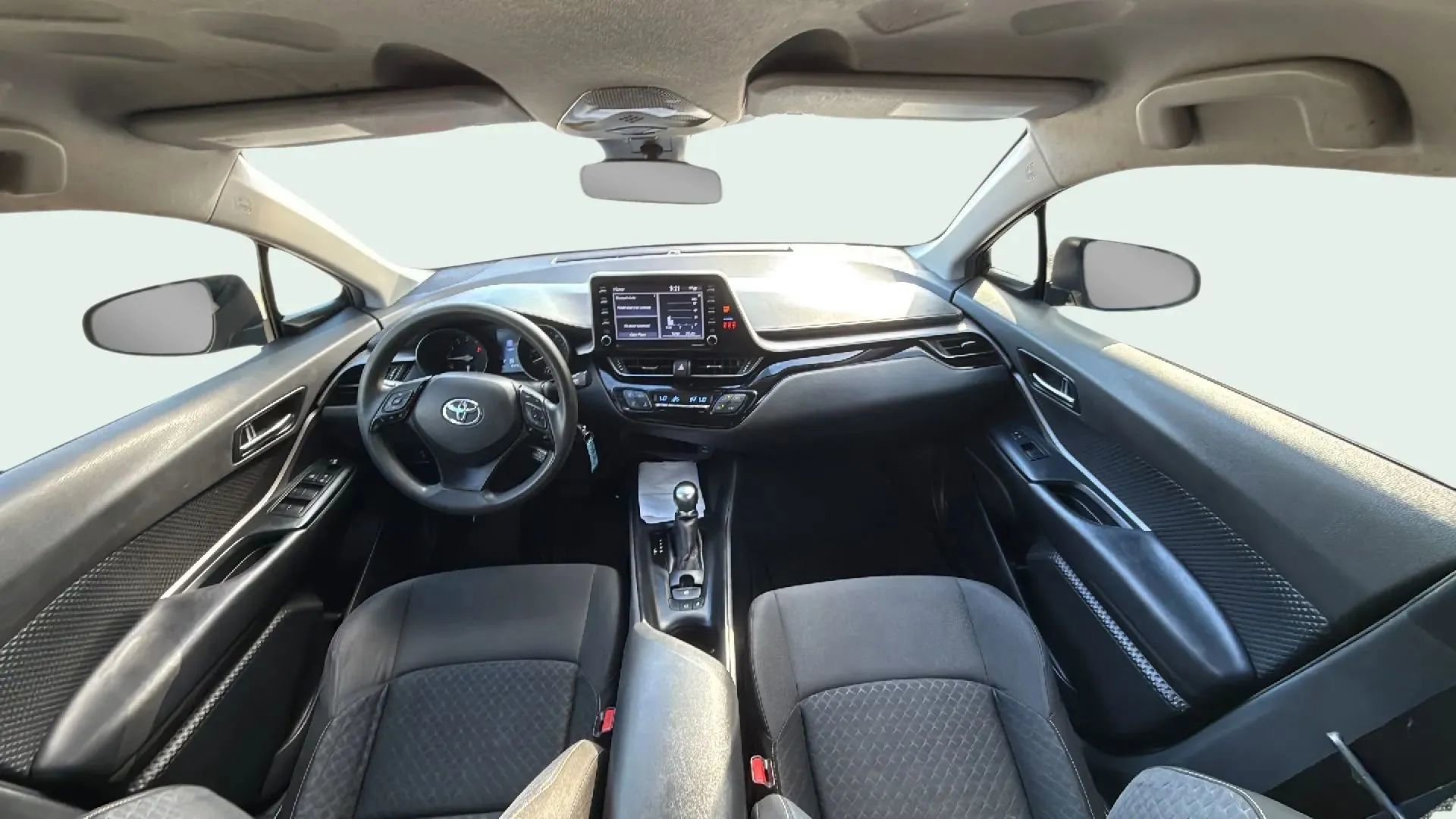 Used 2021 Toyota C-HR LE image 10