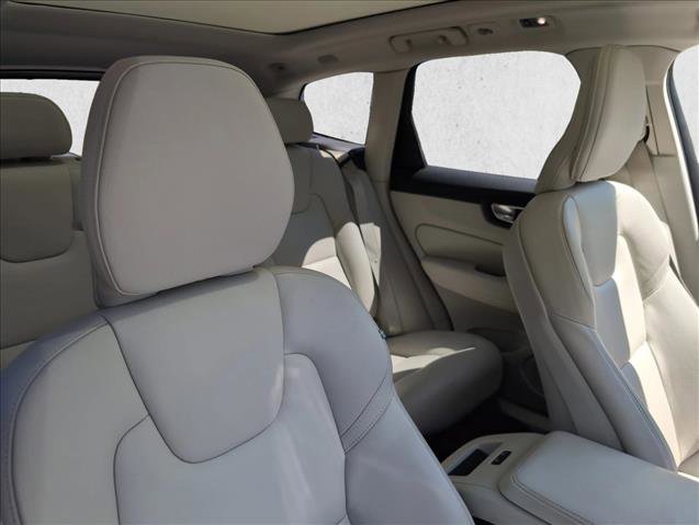 Used 2021 Volvo XC60 T8 Inscription Expression w/ Climate Package image 23