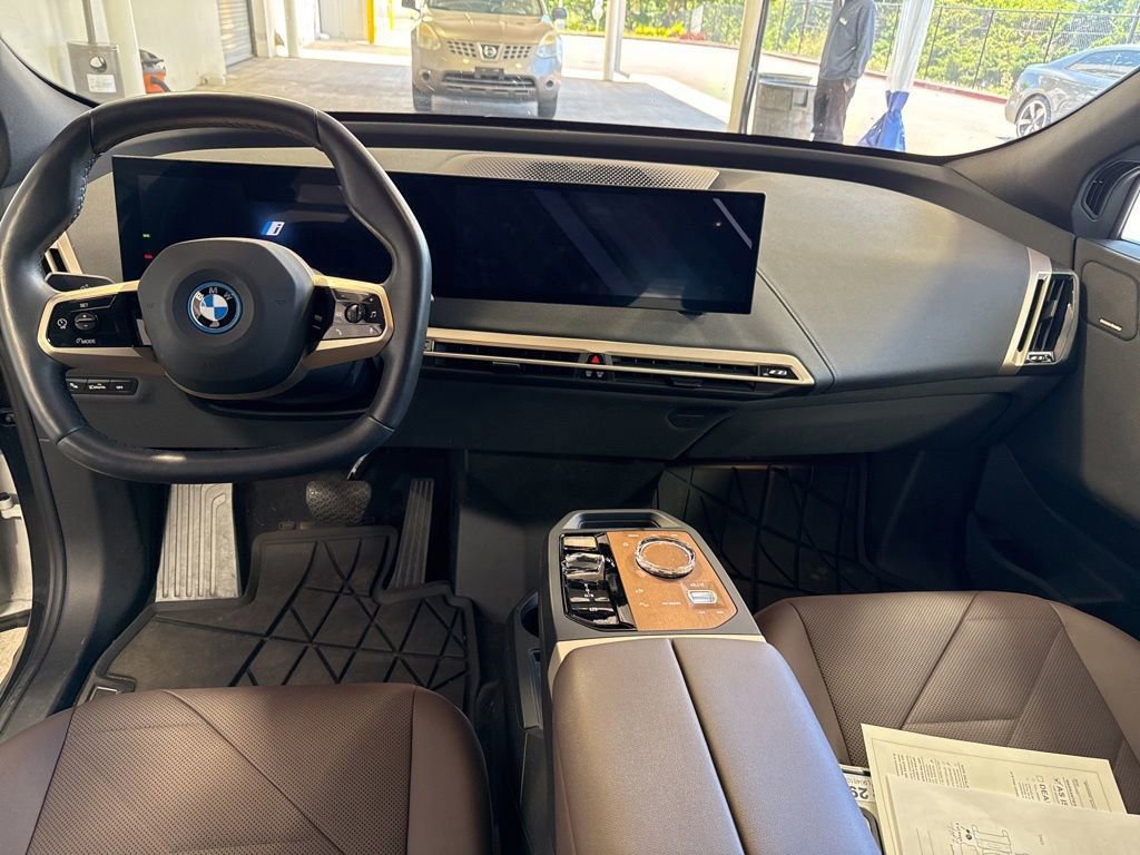 Certified 2024 BMW iX xDrive50 w/ Premium Package AWD/4WD image 8