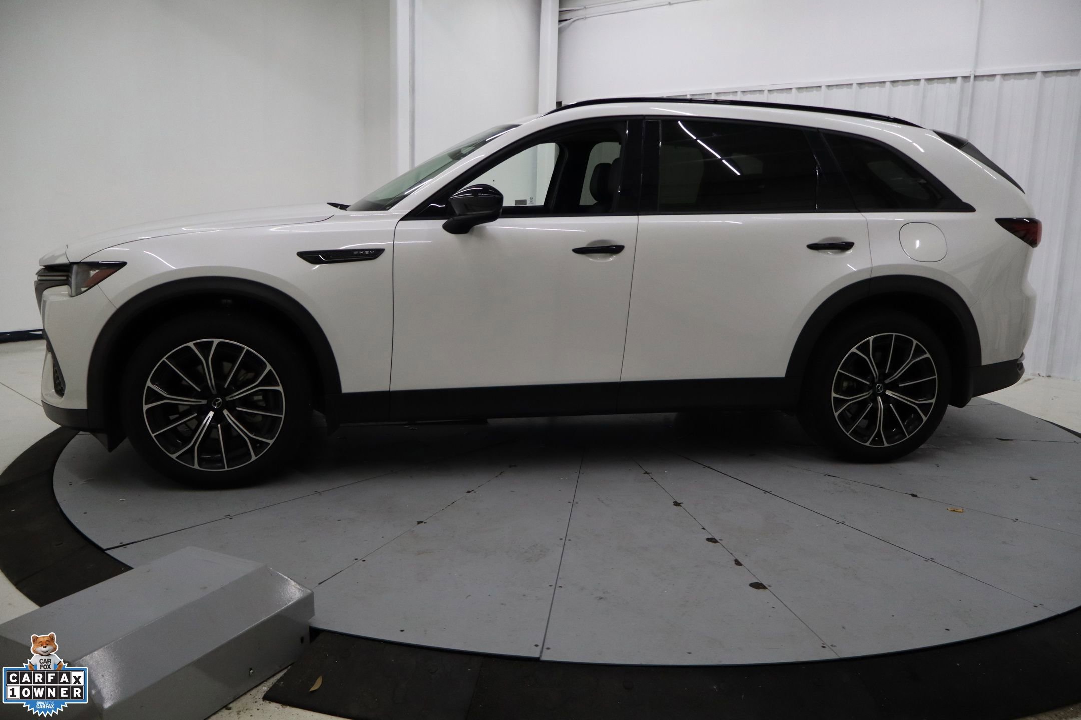 Used 2025 MAZDA CX-70 Plug-In Hybrid w/ Premium Pkg image 9