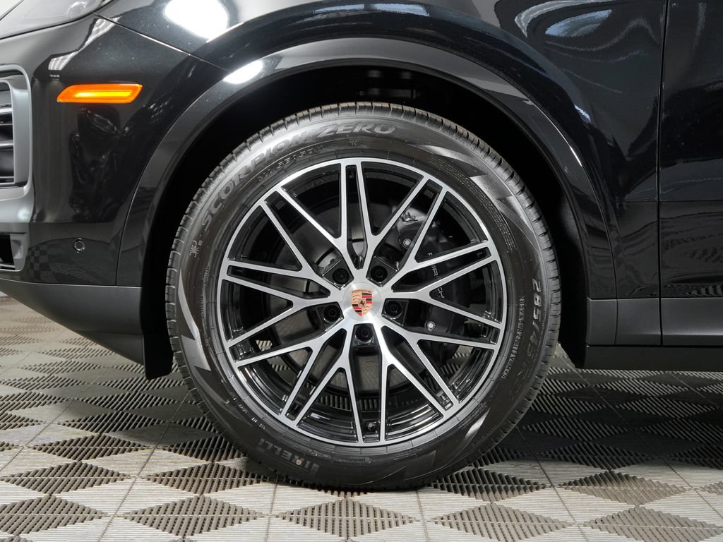 New 2026 Porsche Cayenne AWD/4WD image 13