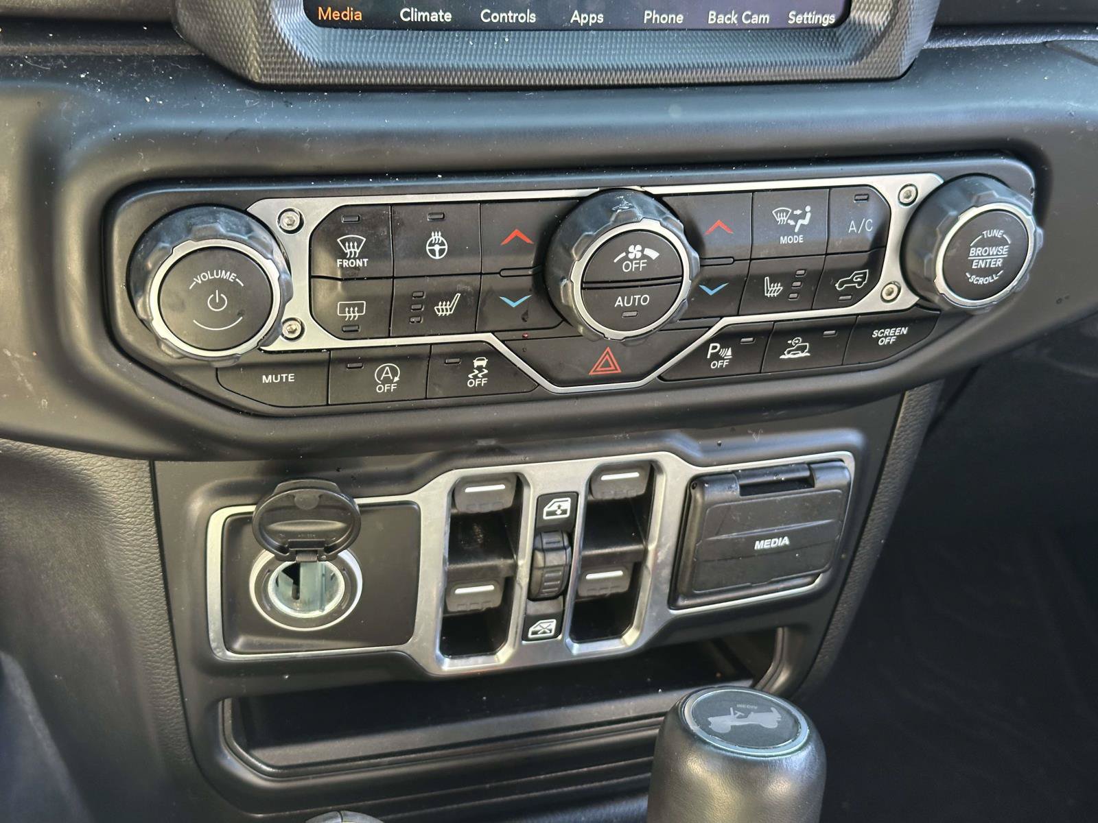 Used 2021 Jeep Wrangler Unlimited Sahara AWD/4WD image 25